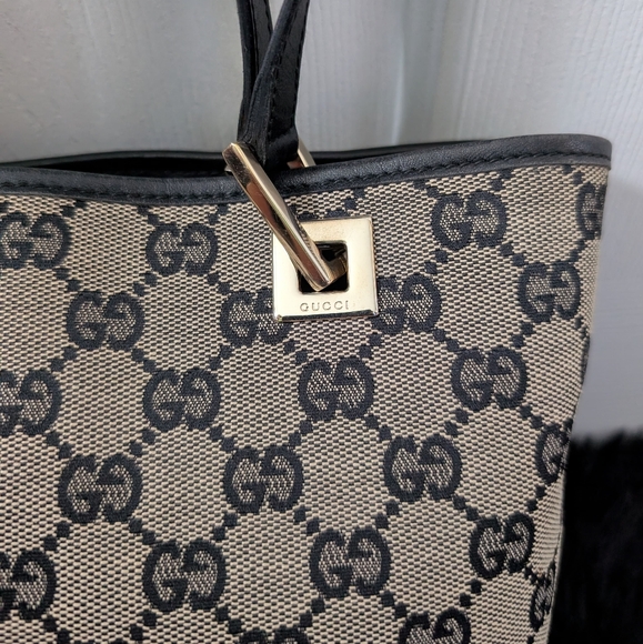 Gucci  Signature Tote - Picture 5 of 8